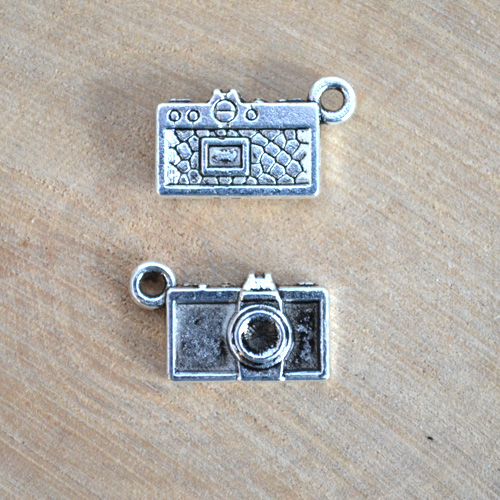 Подвеска металлическая "Фотоаппарат", цвет серебряный