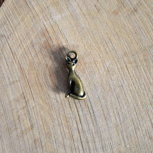Подвеска металлическая "Кот сфинкс", цвет бронзовый