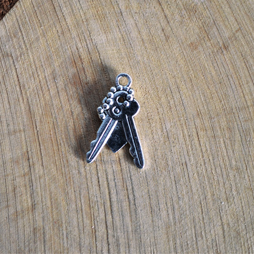 Подвеска металлическая "Связка ключей", цвет серебряный