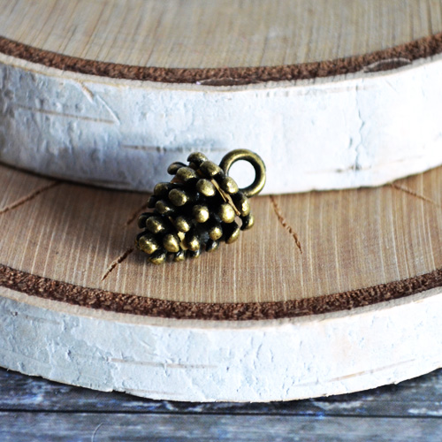 Подвеска металлическая "Шишка", цвет бронзовый