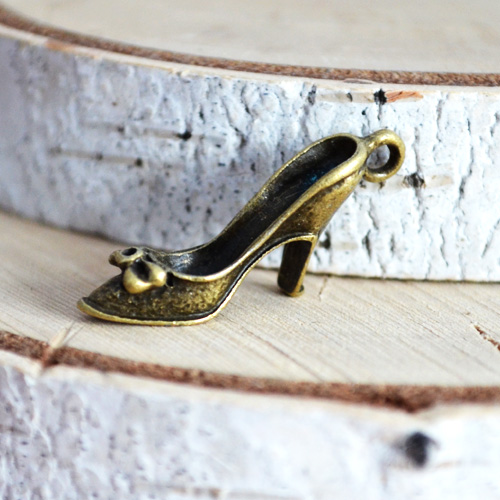 Подвеска металлическая "Туфелька", цвет бронзовый