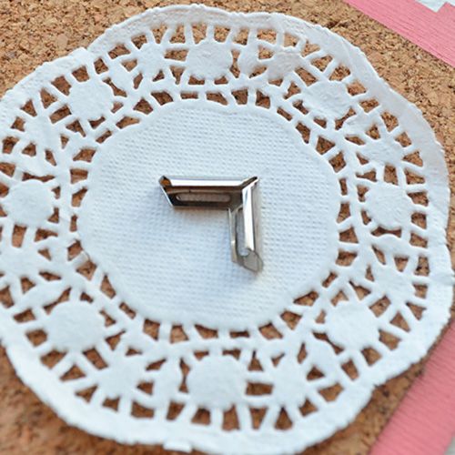 Уголок "Серебряный. Прорезь", 1 шт (Китай)