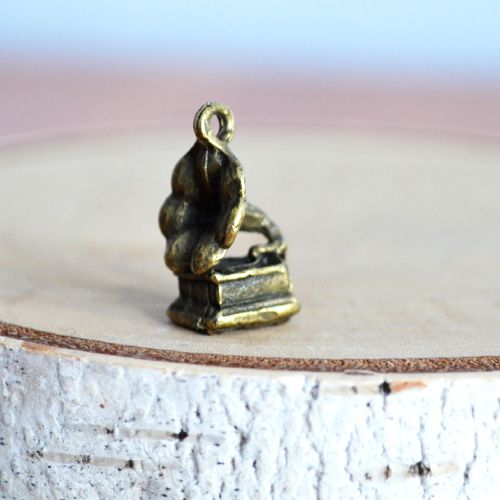 Подвеска металлическая "Граммофон", цвет бронзовый