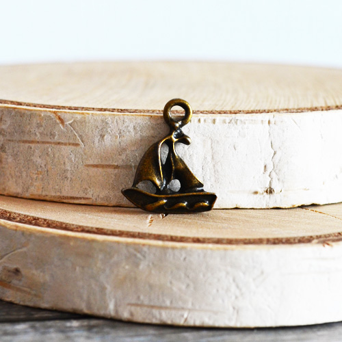 Подвеска металлическая "Парусник", цвет бронзовый