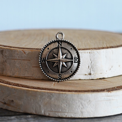 Подвеска металлическая "Компас", цвет серебряный